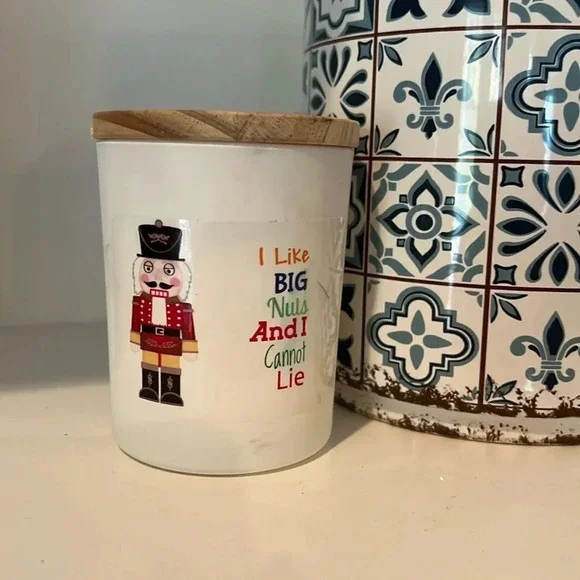 🎄🎁BUY NOW! Hand Made 7 oz hand poured candle with 100% soy wax & a wooden wick - Picture 10 of 16